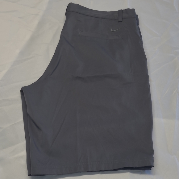 Nike Golf Men's Charcoal Flat Front Shorts Dri-fit Sz 38 - Picture 1 of 7